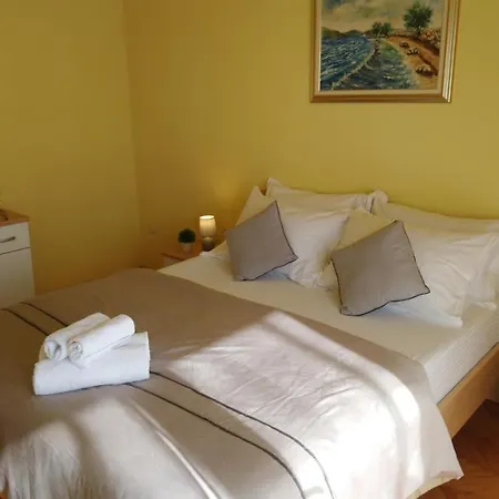 Val Apartman *