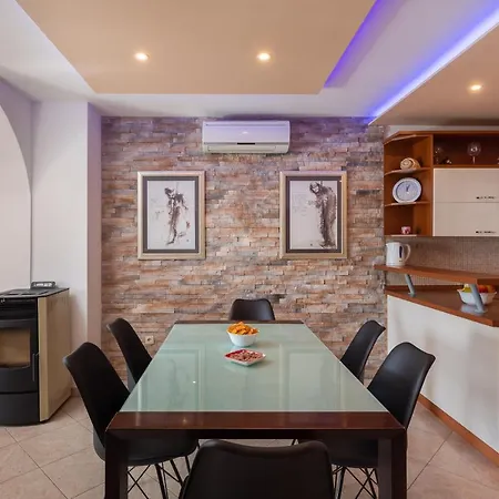 Val Apartman *